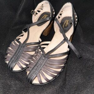 Jambu  sandals